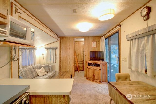 22 1 Goldrush Road, Deming, WA 98244