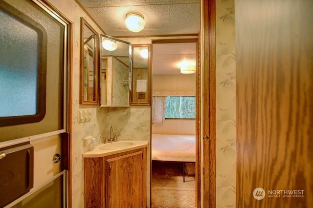 22 1 Goldrush Road, Deming, WA 98244