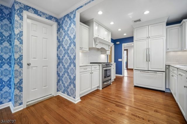24 Meeker Pl, Millburn Twp., NJ 07041