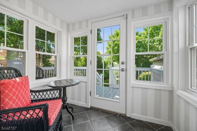 24 Meeker Pl, Millburn Twp., NJ 07041