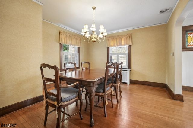 24 Meeker Pl, Millburn Twp., NJ 07041