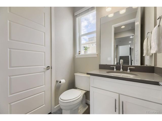 5051 S Queen Ct, Littleton, CO 80127