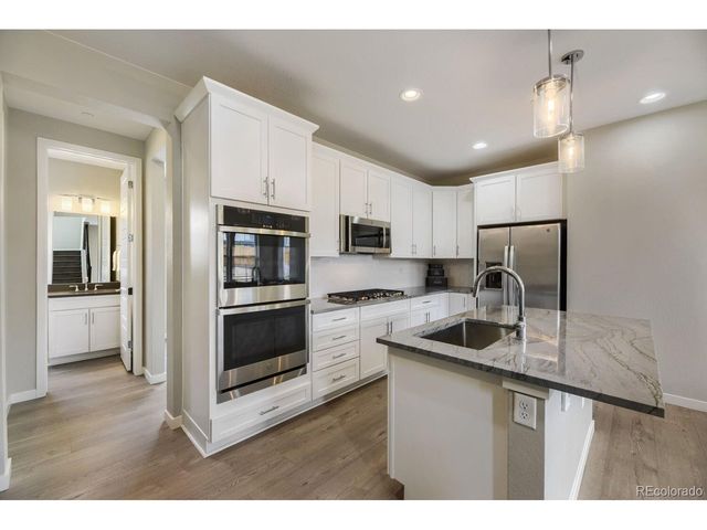 5051 S Queen Ct, Littleton, CO 80127