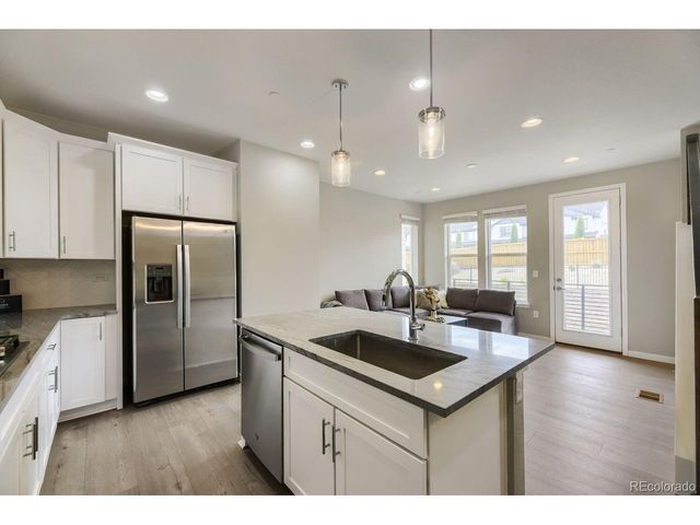 5051 S Queen Ct, Littleton, CO 80127