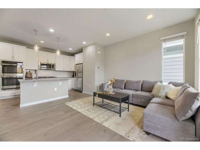 5051 S Queen Ct, Littleton, CO 80127