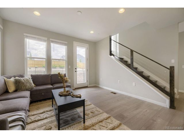 5051 S Queen Ct, Littleton, CO 80127