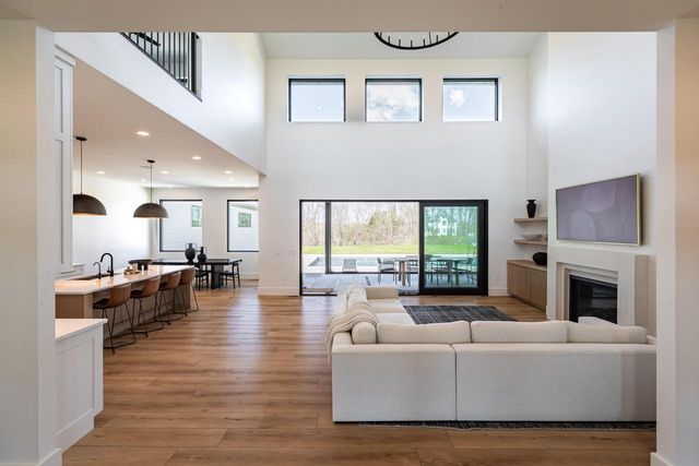 N7343 Hidden Prairie DRIVE, Holmen, WI 54636