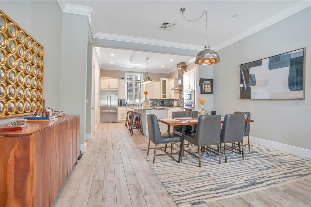 Image 11 of property listing at 665 JACKSON STREET, Orlando, FL 32801