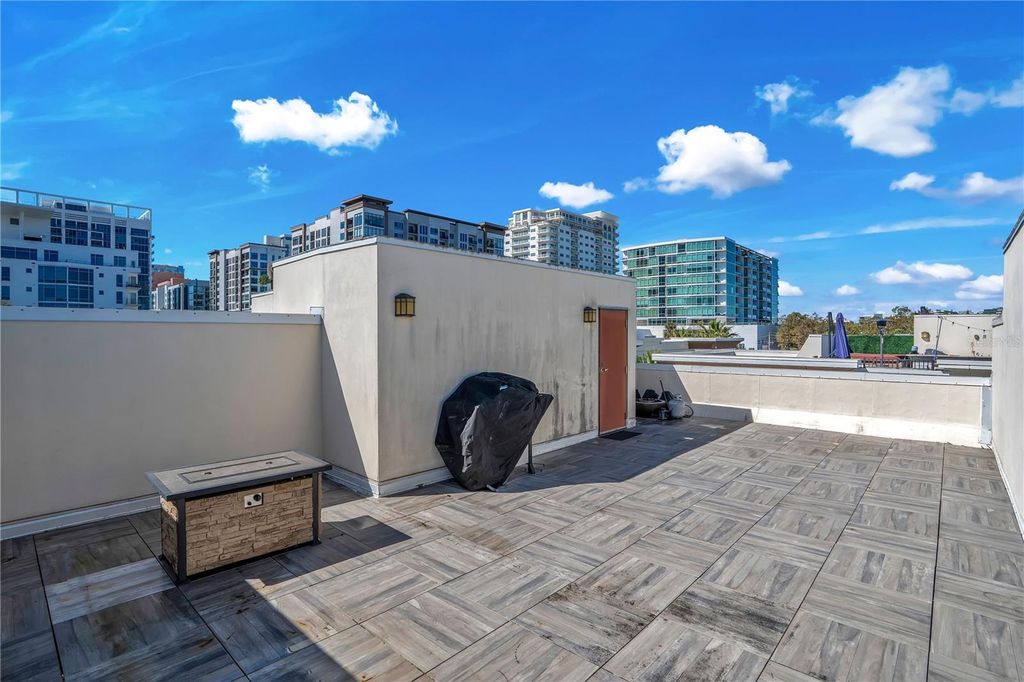 Image 33 of property listing at 665 JACKSON STREET, Orlando, FL 32801