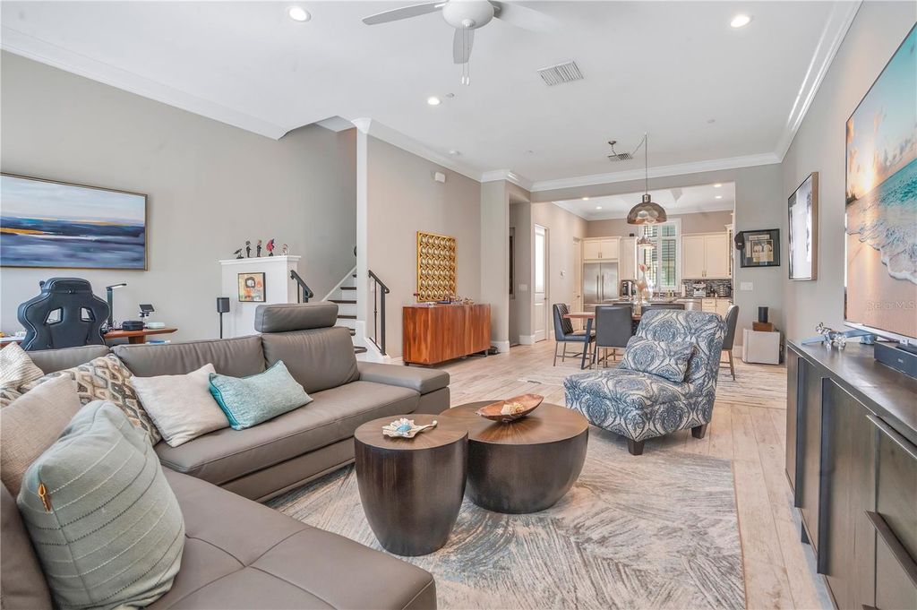 Image 6 of property listing at 665 JACKSON STREET, Orlando, FL 32801