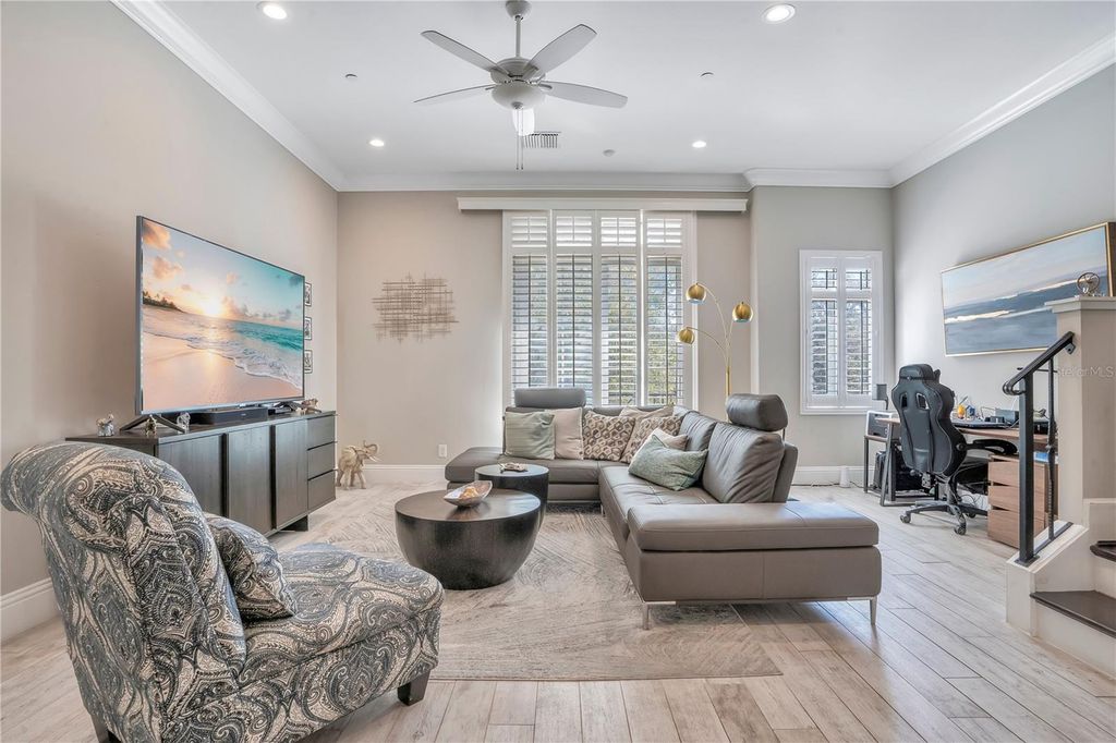 Image 8 of property listing at 665 JACKSON STREET, Orlando, FL 32801