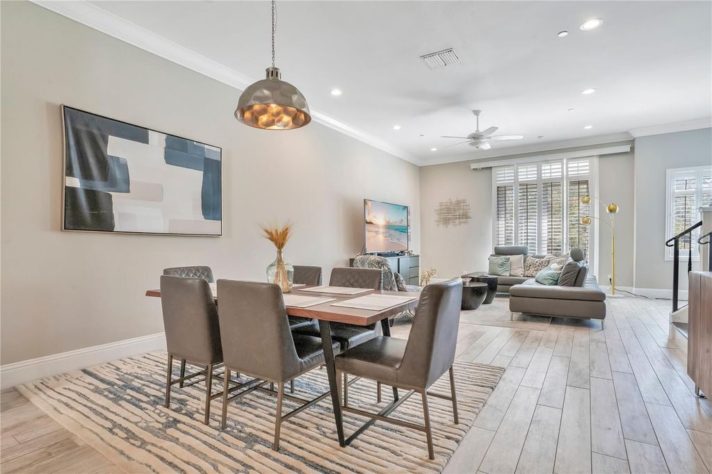 Image 9 of property listing at 665 JACKSON STREET, Orlando, FL 32801