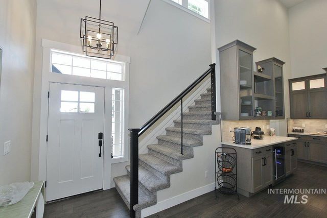 5041 N Pierce Park Ln, Boise, ID 83714