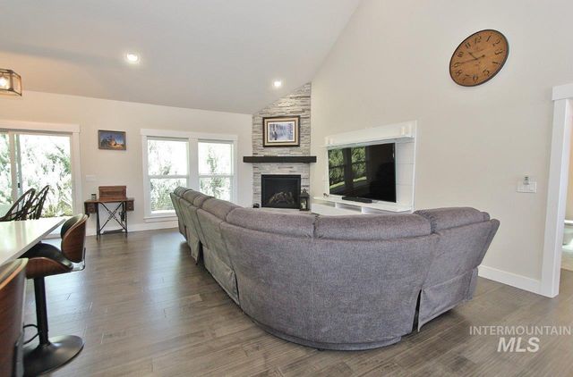 5041 N Pierce Park Ln, Boise, ID 83714