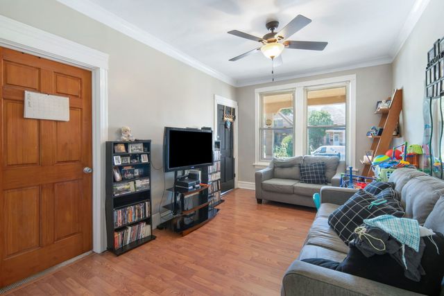 3402 W Beach Avenue, Chicago, IL 60651