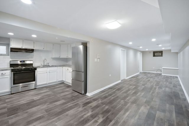 3402 W Beach Avenue, Chicago, IL 60651