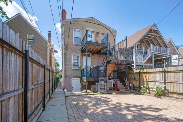 3402 W Beach Avenue, Chicago, IL 60651
