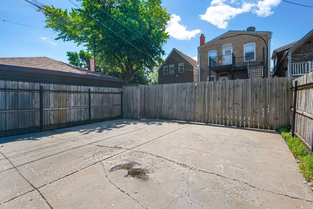 3402 W Beach Avenue, Chicago, IL 60651