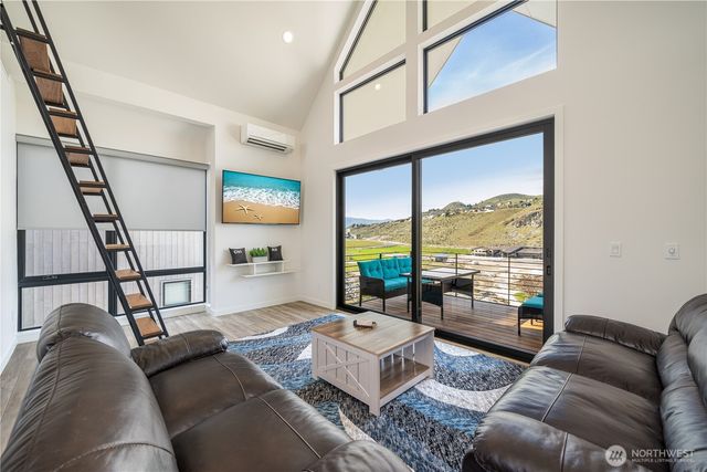 1414 Cottage Lane, Chelan, WA 98816