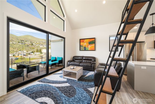 1414 Cottage Lane, Chelan, WA 98816