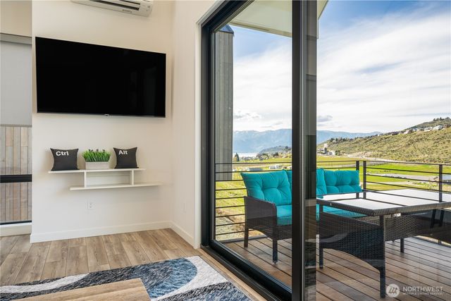 1414 Cottage Lane, Chelan, WA 98816