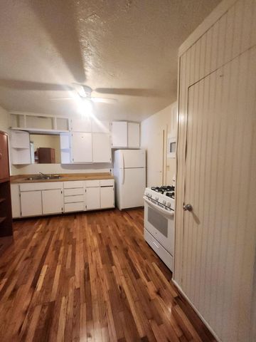 1306 Los Tomases Drive NW, Albuquerque, NM 87102