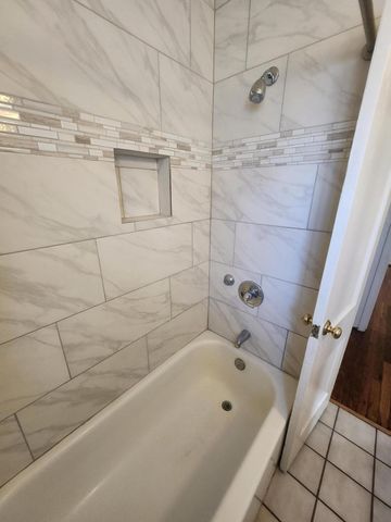 1306 Los Tomases Drive NW, Albuquerque, NM 87102