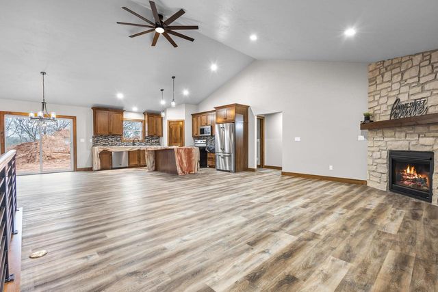 2984 CREEKWOOD DRIVE, Green Bay, WI 54311