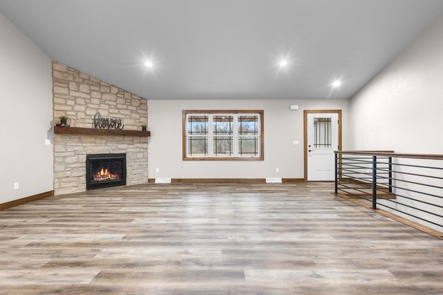 2984 CREEKWOOD DRIVE, Green Bay, WI 54311