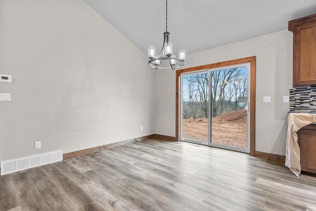 2984 CREEKWOOD DRIVE, Green Bay, WI 54311