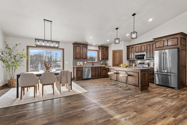 2984 CREEKWOOD DRIVE, Green Bay, WI 54311