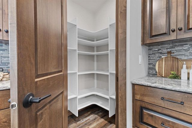 2984 CREEKWOOD DRIVE, Green Bay, WI 54311