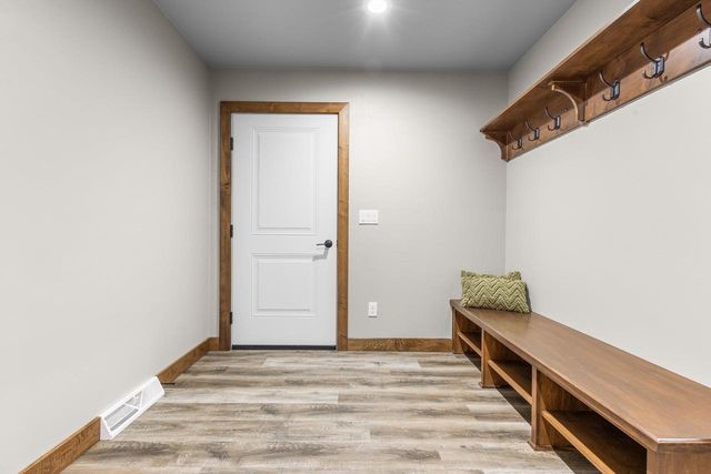 2984 CREEKWOOD DRIVE, Green Bay, WI 54311