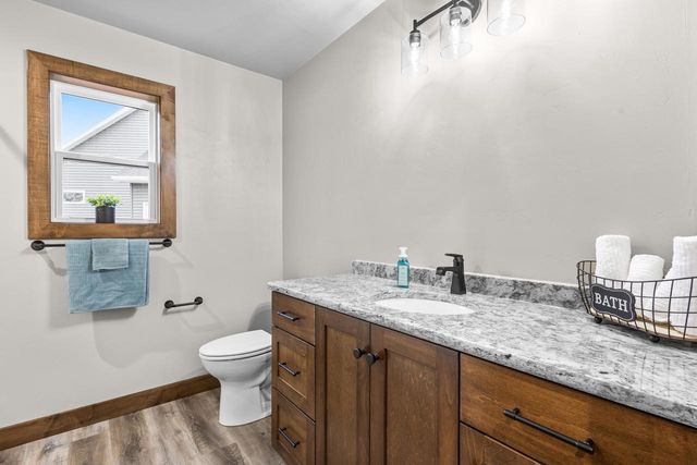 2984 CREEKWOOD DRIVE, Green Bay, WI 54311