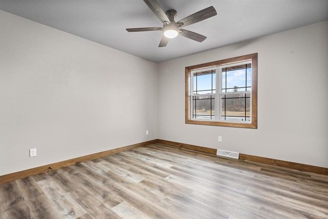 2984 CREEKWOOD DRIVE, Green Bay, WI 54311