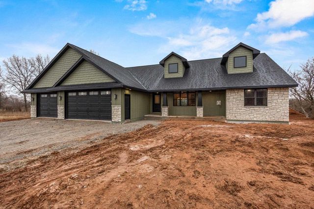 2984 CREEKWOOD DRIVE, Green Bay, WI 54311