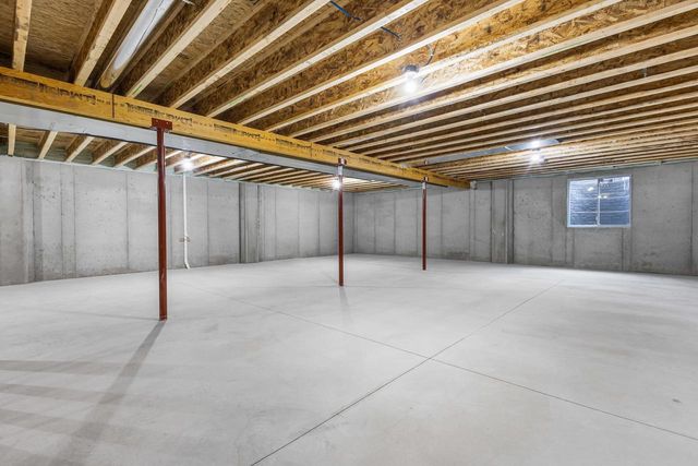 2984 CREEKWOOD DRIVE, Green Bay, WI 54311