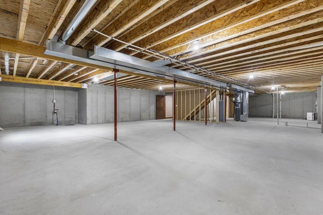 2984 CREEKWOOD DRIVE, Green Bay, WI 54311