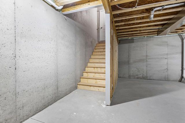 2984 CREEKWOOD DRIVE, Green Bay, WI 54311