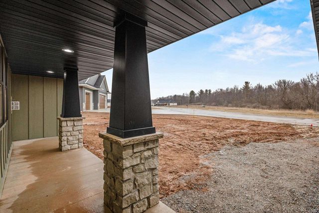 2984 CREEKWOOD DRIVE, Green Bay, WI 54311