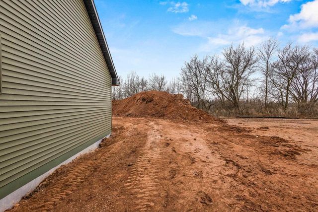 2984 CREEKWOOD DRIVE, Green Bay, WI 54311