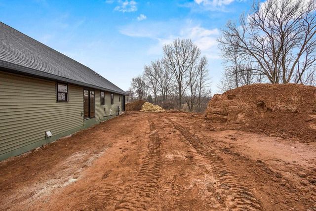 2984 CREEKWOOD DRIVE, Green Bay, WI 54311