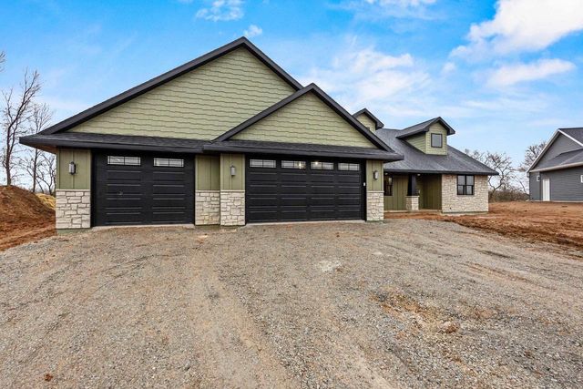 2984 CREEKWOOD DRIVE, Green Bay, WI 54311