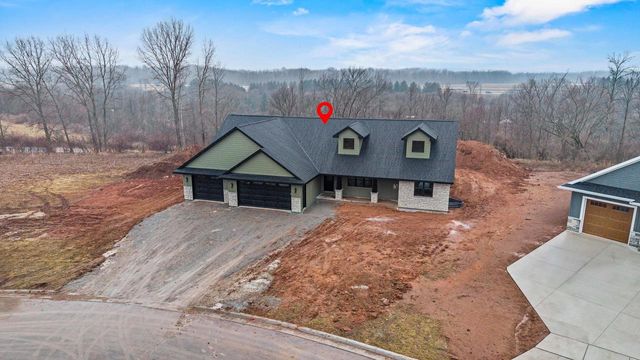2984 CREEKWOOD DRIVE, Green Bay, WI 54311