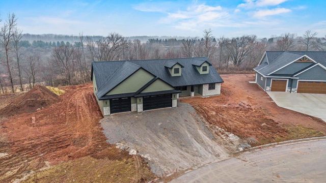 2984 CREEKWOOD DRIVE, Green Bay, WI 54311