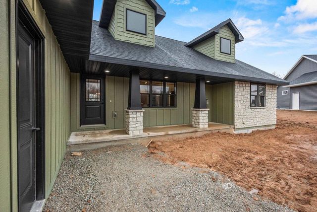 2984 CREEKWOOD DRIVE, Green Bay, WI 54311