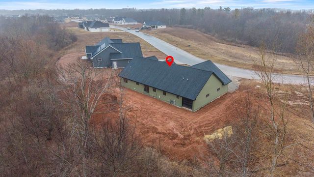 2984 CREEKWOOD DRIVE, Green Bay, WI 54311