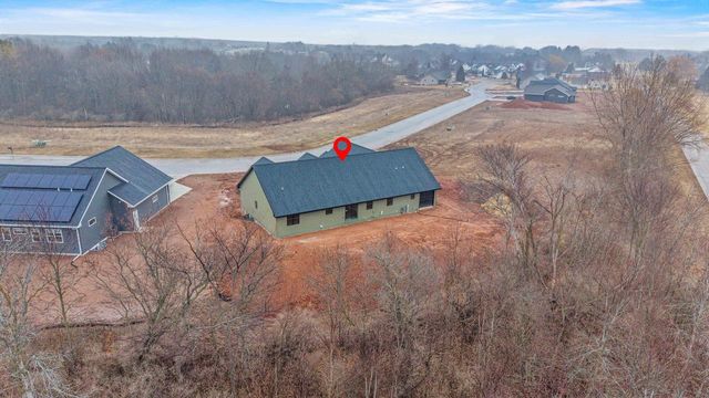 2984 CREEKWOOD DRIVE, Green Bay, WI 54311