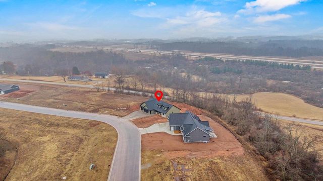 2984 CREEKWOOD DRIVE, Green Bay, WI 54311