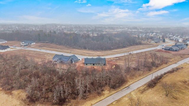 2984 CREEKWOOD DRIVE, Green Bay, WI 54311